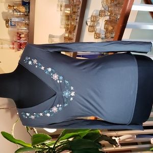 Vintage Roots Womans Winter Garden Collection Embrodered Long Sleeve Womans Top